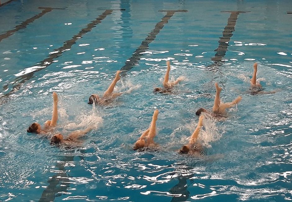 В Краснодаре прошли краевые соревнования по синхронному плаванию