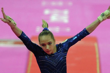 Комова завоевала серебро Игр в личном многоборье