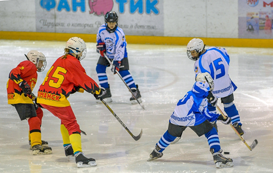 Турнир «Хоккей — альтернатива пагубным привычкам» в Мурманске