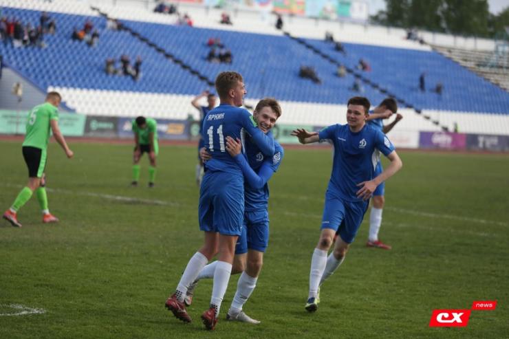 Барнаульское «Динамо» одержало волевую победу над «Химиком-Августом» 